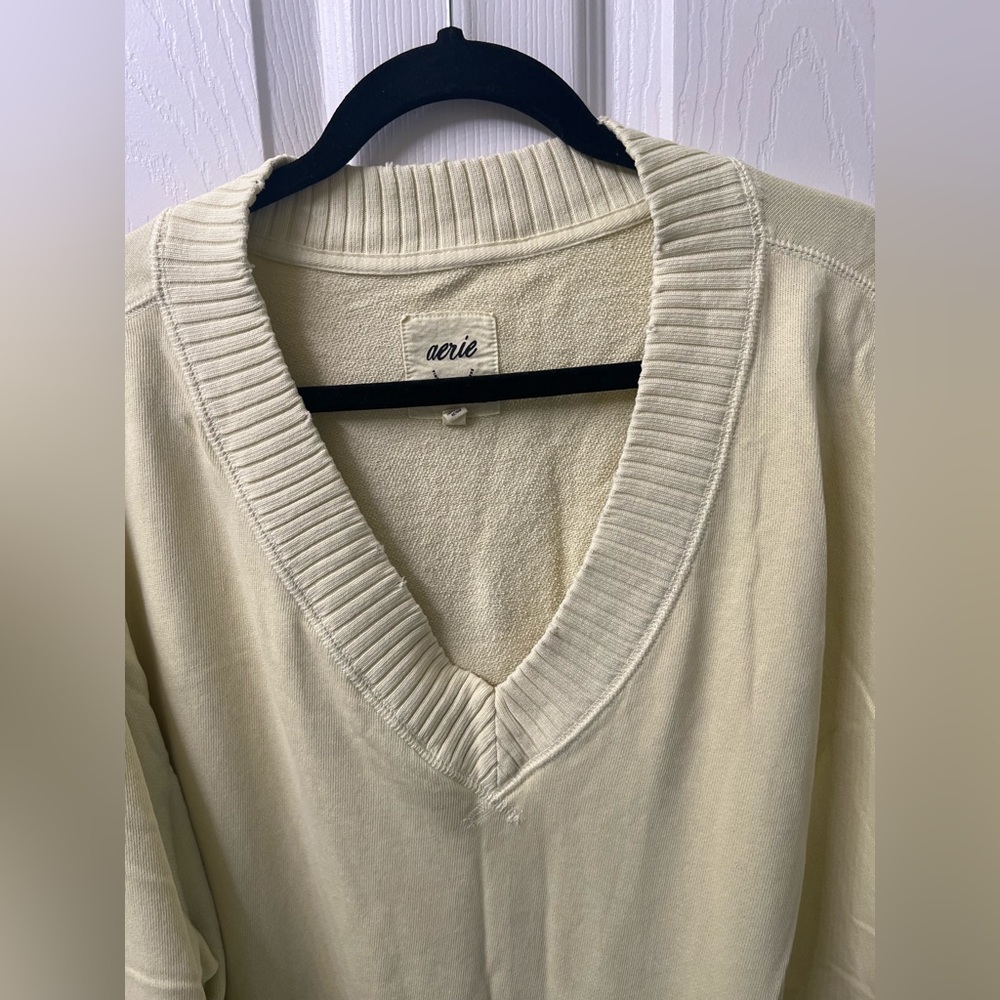 Aerie Light Yellow V-Neck Sweatshirt Size Medium - Picture 4 of 6